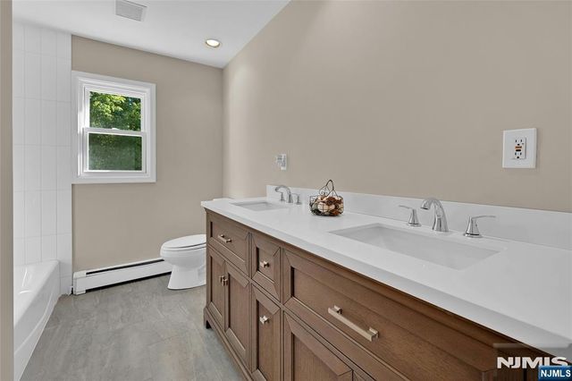 8 Cedar Lane, Roseland, NJ 07068