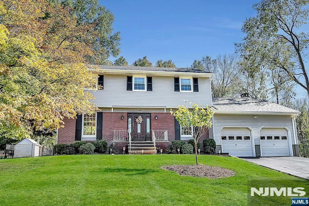 8 Cedar Lane, Roseland, NJ 07068