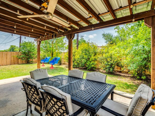 319 Sandstone TRL, Buda, TX 78610