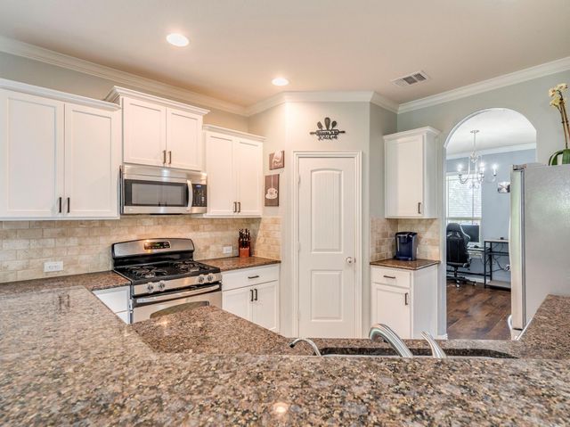 319 Sandstone TRL, Buda, TX 78610