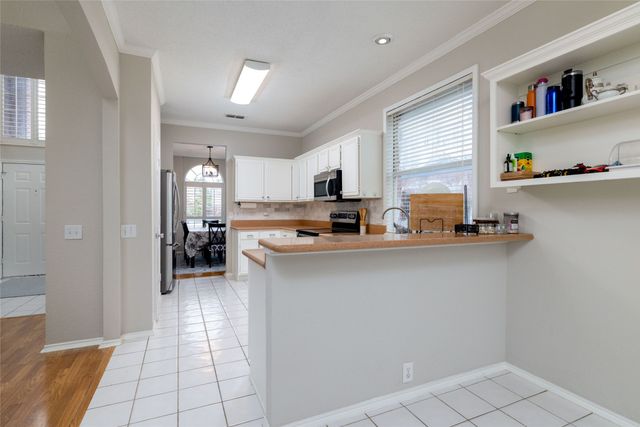 2206 Arbor Chase Circle, Arlington, TX 76011