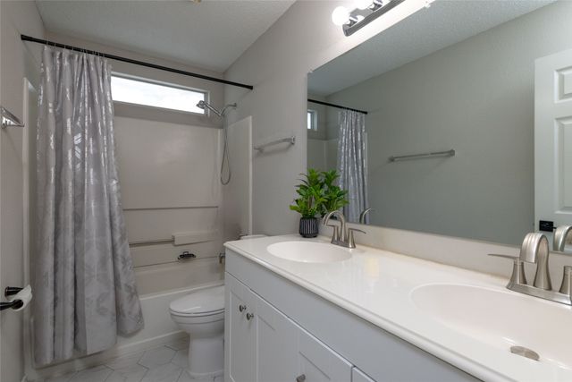 2206 Arbor Chase Circle, Arlington, TX 76011