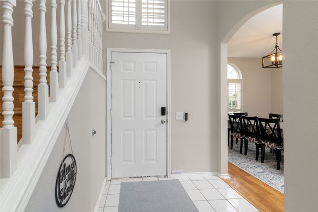 2206 Arbor Chase Circle, Arlington, TX 76011