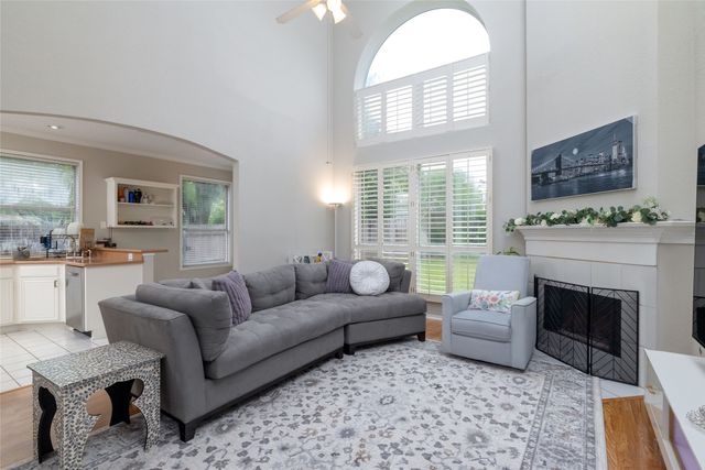 2206 Arbor Chase Circle, Arlington, TX 76011