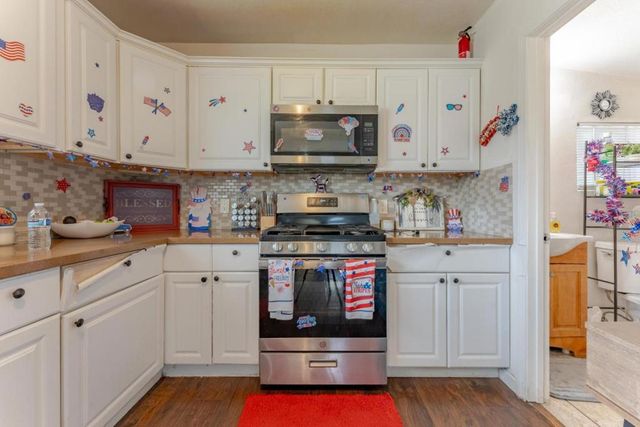 694 Central Avenue, Hollister, CA 95023
