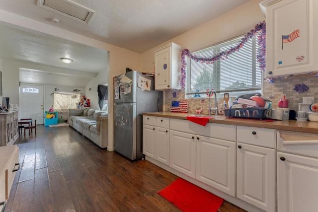 694 Central Avenue, Hollister, CA 95023