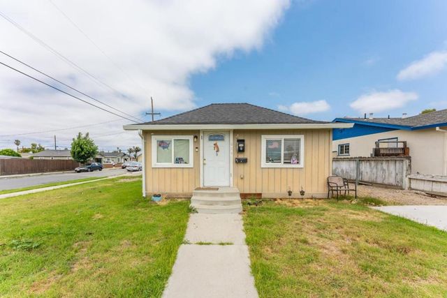 694 Central Avenue, Hollister, CA 95023