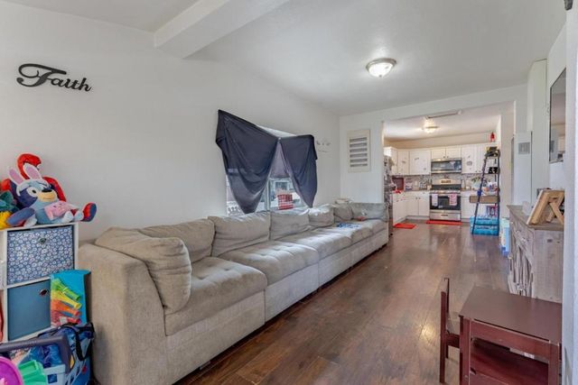 694 Central Avenue, Hollister, CA 95023