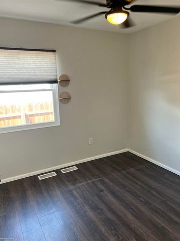 97 Beyne Street, Mount Clemens, MI 48043