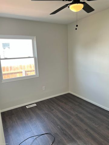 97 Beyne Street, Mount Clemens, MI 48043
