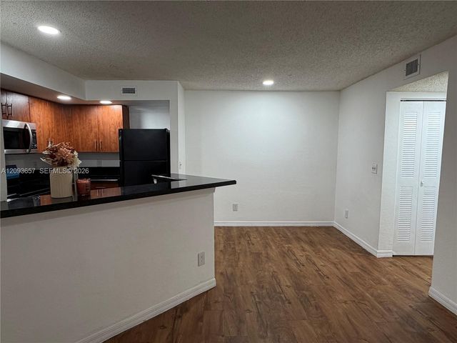 565 Vista Isles Drive 2018, Sunrise, FL 33325