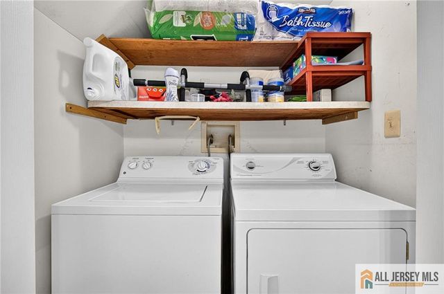 1 Cambridge Drive A, Monroe, NJ 08831