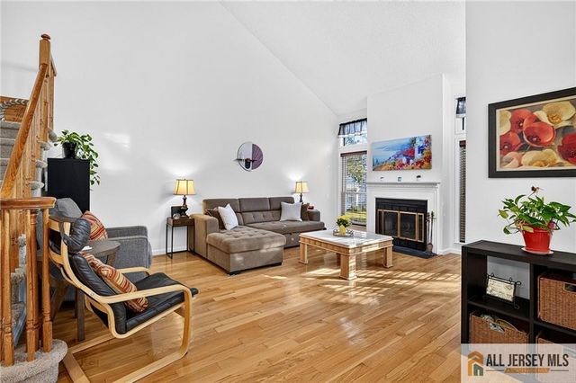 1 Cambridge Drive A, Monroe, NJ 08831