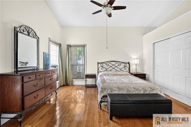 1 Cambridge Drive A, Monroe, NJ 08831