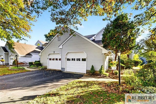 1 Cambridge Drive A, Monroe, NJ 08831