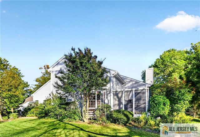 1 Cambridge Drive A, Monroe, NJ 08831