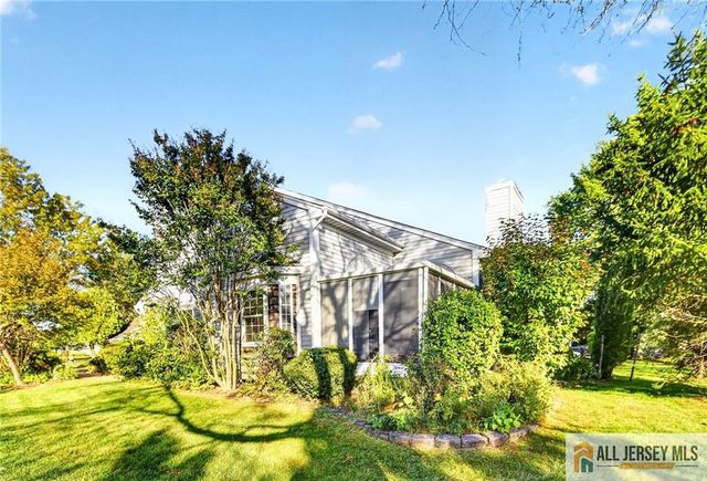 1 Cambridge Drive A, Monroe, NJ 08831