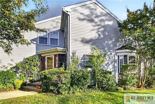 1 Cambridge Drive A, Monroe, NJ 08831