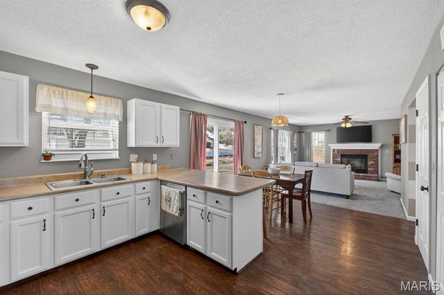 1029 Meadows Court, Maryville, IL 62062