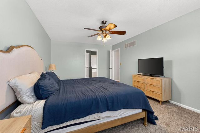 1029 Meadows Court, Maryville, IL 62062