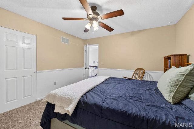 1029 Meadows Court, Maryville, IL 62062