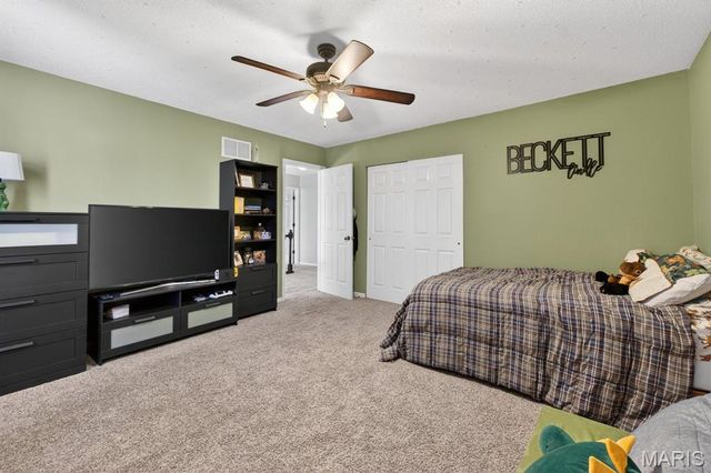 1029 Meadows Court, Maryville, IL 62062