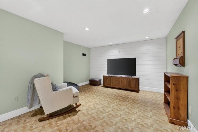 1029 Meadows Court, Maryville, IL 62062