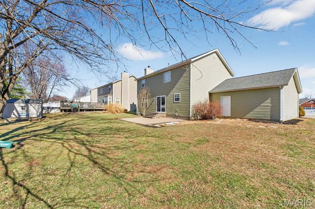 1029 Meadows Court, Maryville, IL 62062