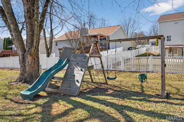 1029 Meadows Court, Maryville, IL 62062