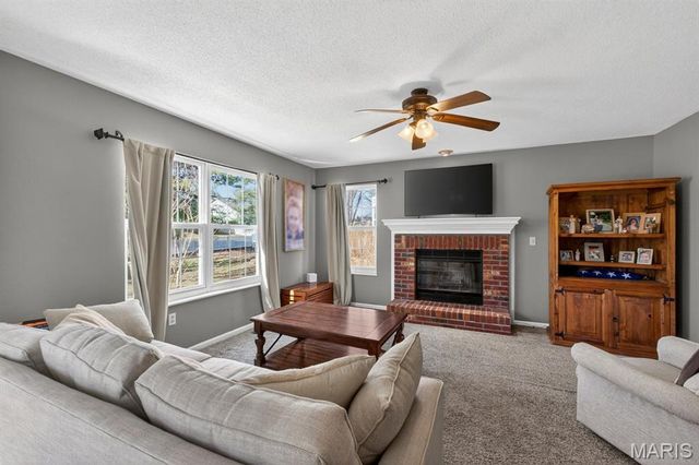 1029 Meadows Court, Maryville, IL 62062