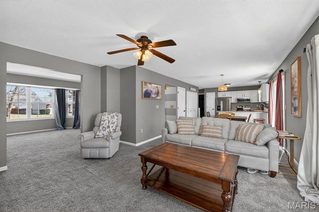 1029 Meadows Court, Maryville, IL 62062