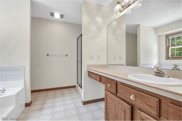 4457 Stone Creek Drive, Brunswick, OH 44212
