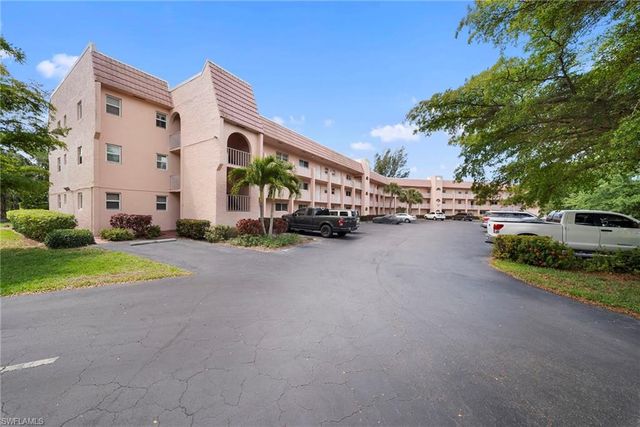 400 Forest Lakes BLVD 204, Naples, FL 34105