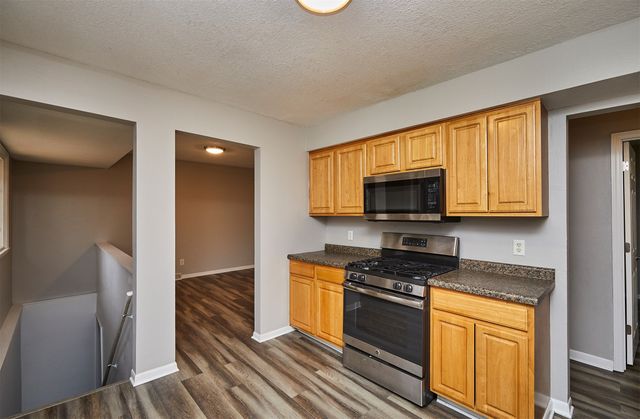 32 E Pleasant View Drive, Des Moines, IA 50315