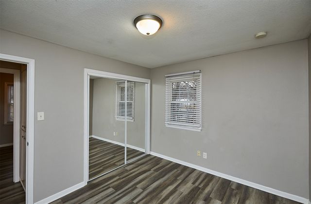 32 E Pleasant View Drive, Des Moines, IA 50315