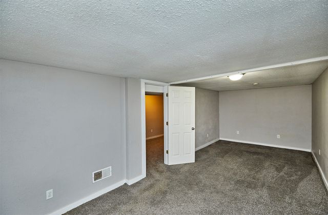 32 E Pleasant View Drive, Des Moines, IA 50315