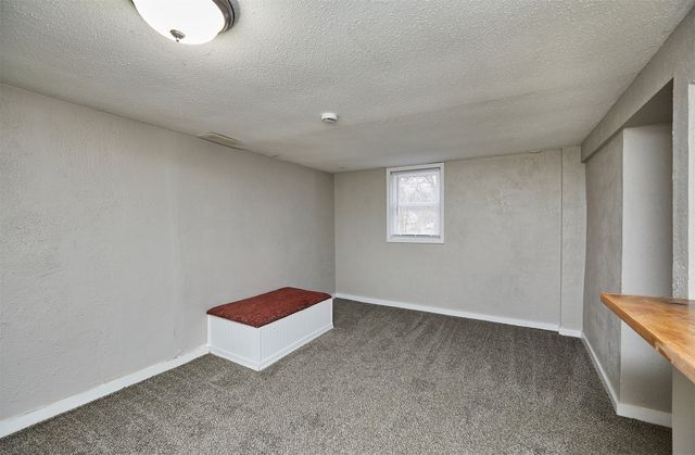 32 E Pleasant View Drive, Des Moines, IA 50315