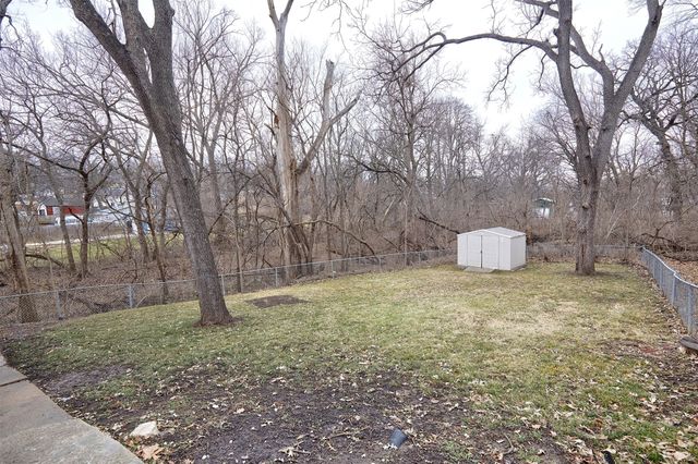 32 E Pleasant View Drive, Des Moines, IA 50315