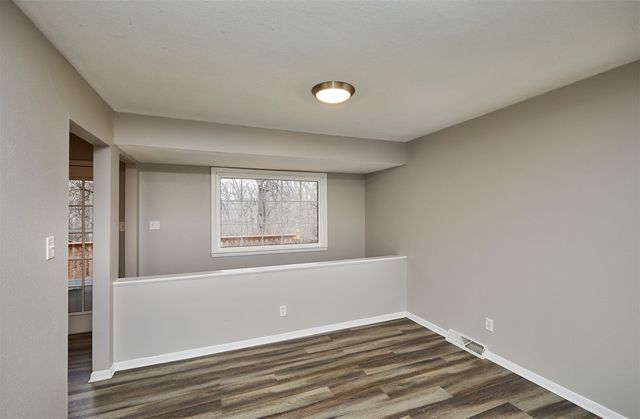 32 E Pleasant View Drive, Des Moines, IA 50315