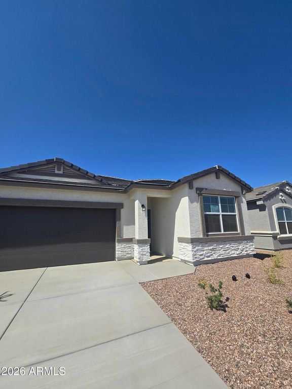 18372 W BUCKSKIN Trail, Wittmann, AZ 85361 — exterior