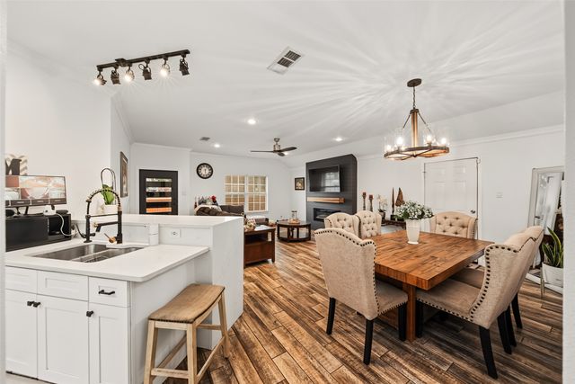8015 Leigh Ann Drive, Dallas, TX 75232