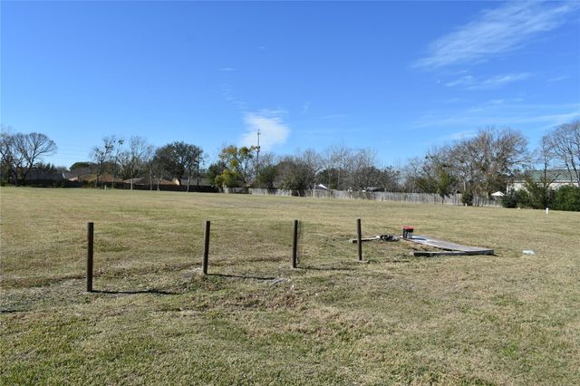 7813 Clodine Road, Houston, TX 77083