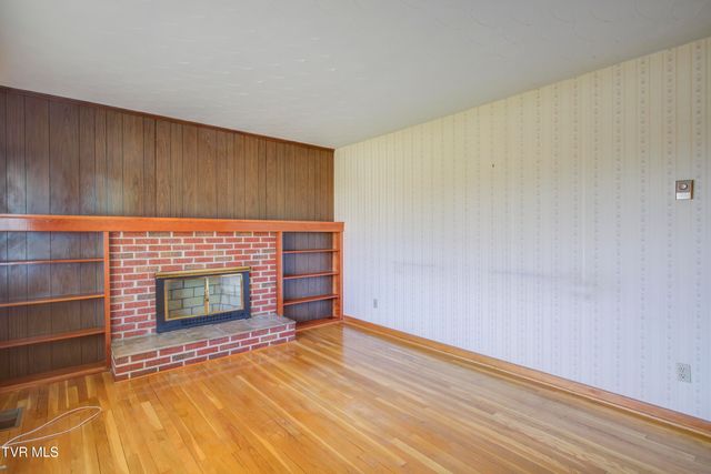 24102 Crimson Drive, Bristol, VA 24202