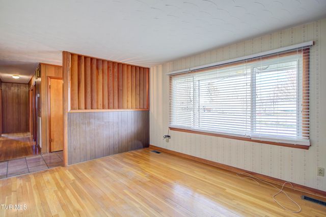 24102 Crimson Drive, Bristol, VA 24202