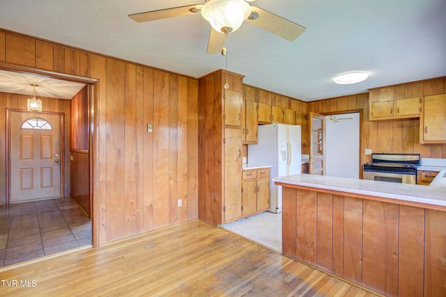 24102 Crimson Drive, Bristol, VA 24202