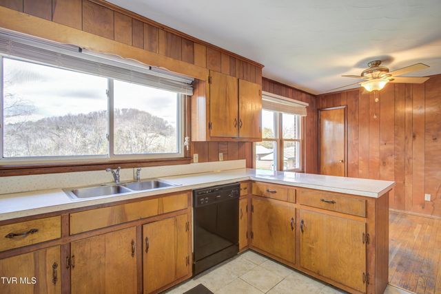 24102 Crimson Drive, Bristol, VA 24202