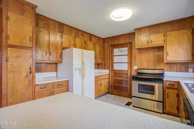 24102 Crimson Drive, Bristol, VA 24202