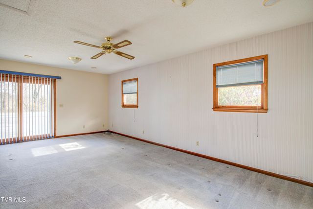 24102 Crimson Drive, Bristol, VA 24202