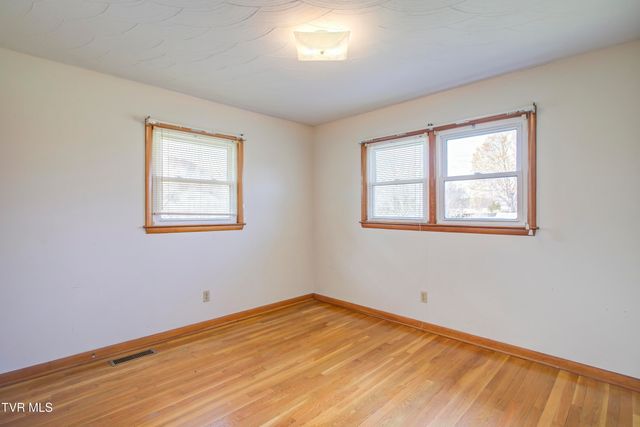 24102 Crimson Drive, Bristol, VA 24202