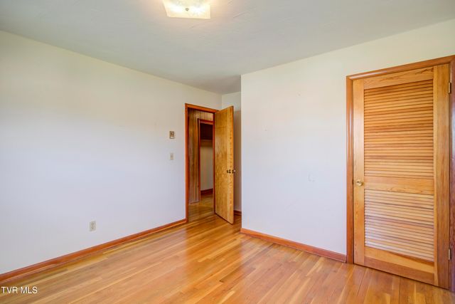 24102 Crimson Drive, Bristol, VA 24202